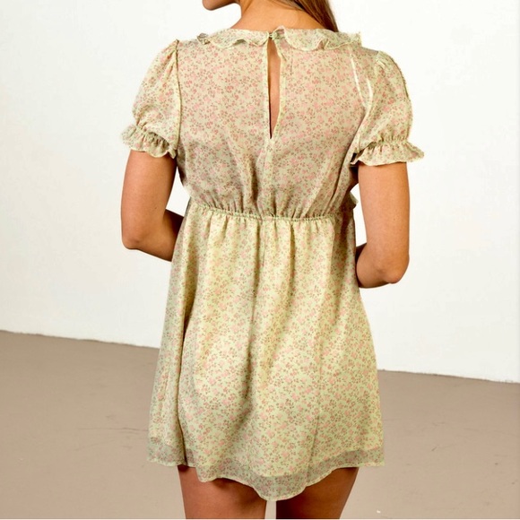 Love Tree Sz S Green Floral Dress 👗 NWT - Picture 2 of 9